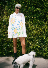 Load image into Gallery viewer, PICASSO FLORAL BUTTON DOWN
