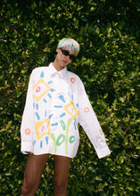 Load image into Gallery viewer, PICASSO FLORAL BUTTON DOWN