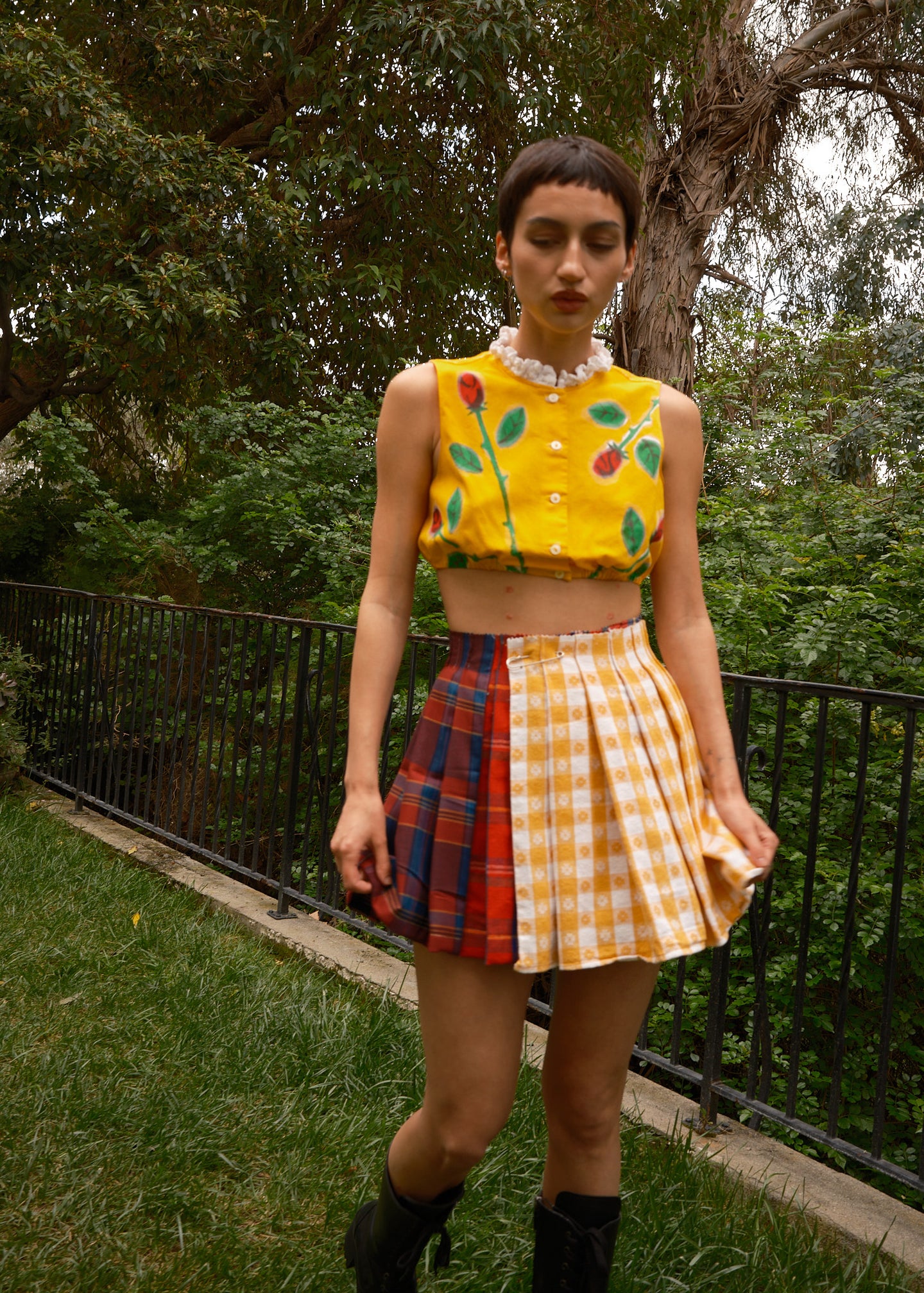 LONG STEM ROSE YELLOW DIRNDL BLOUSE