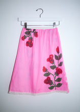 Load image into Gallery viewer, PINK SPRAY ROSE SKIRT
