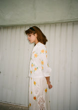 Load image into Gallery viewer, VINTAGE YELLOW FLORAL BLOUSE
